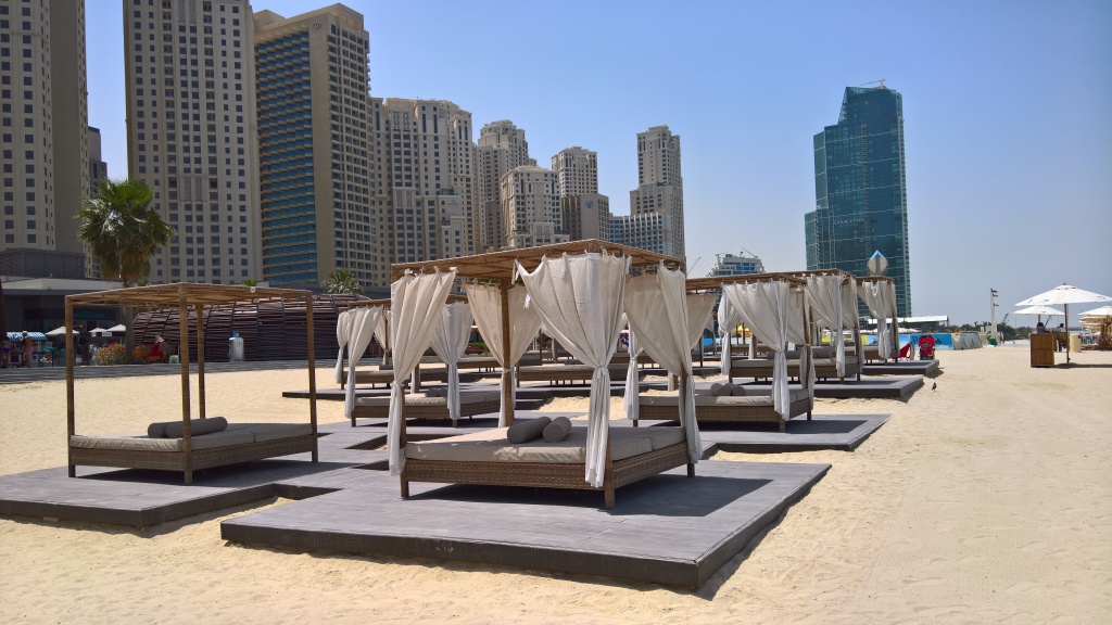 Dubai marina lehátka